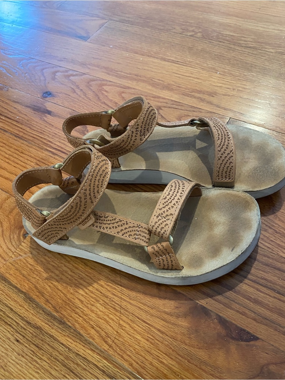 Teva Midform Sandals Tan leather straps women size 8